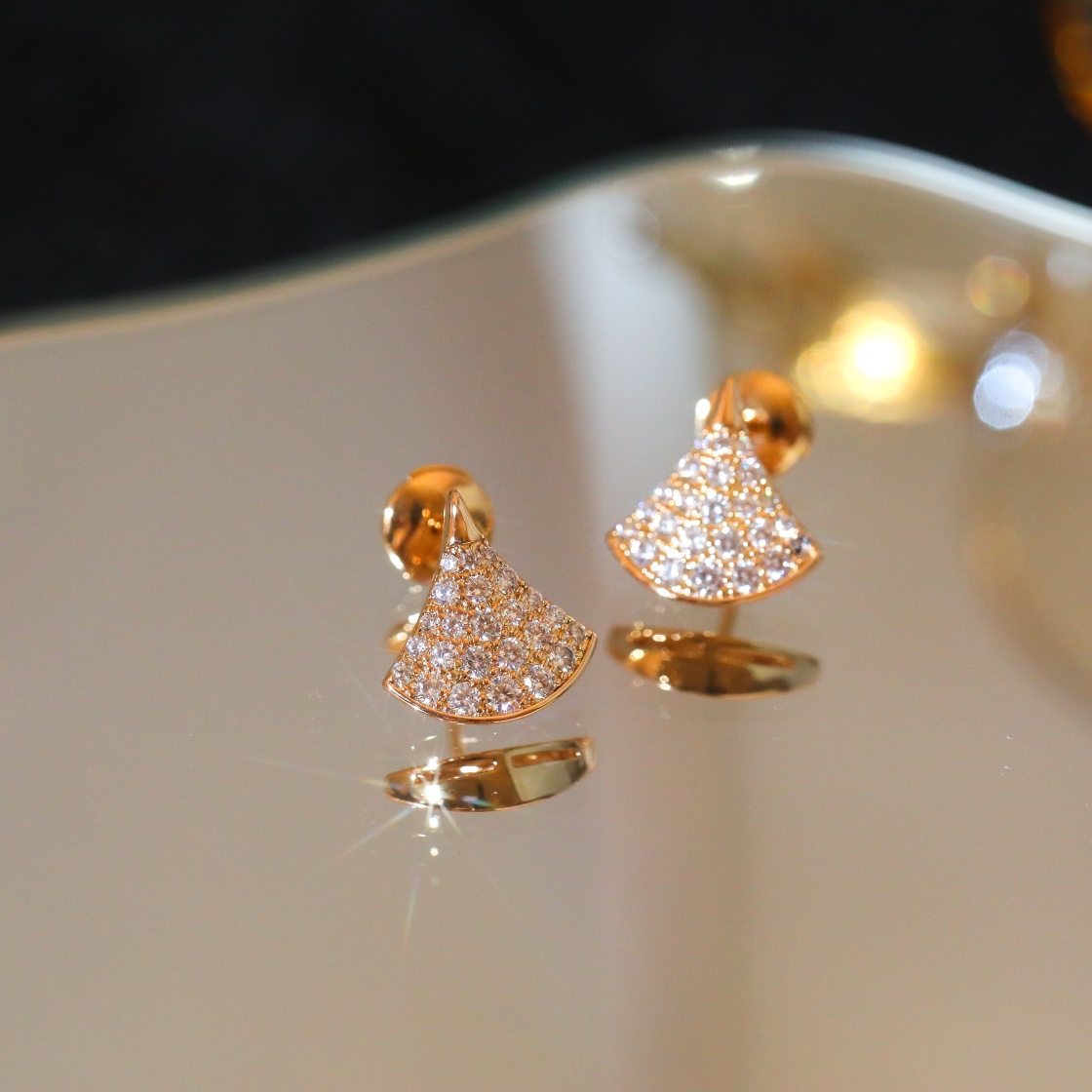 Bulgari full diamond fan-shaped earrings