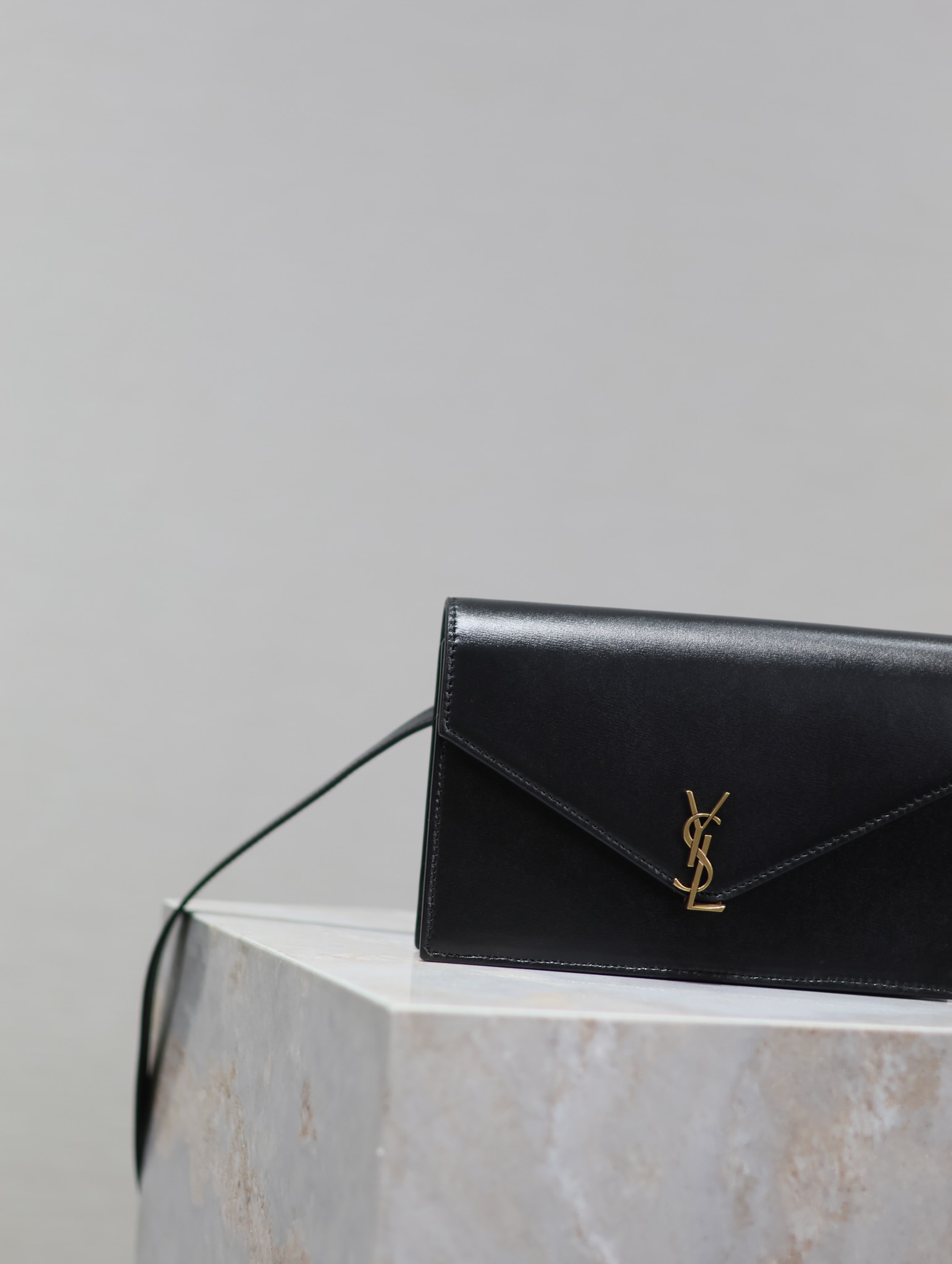 Yves Saint Laurent VOLTAIRE Crossbody Bag 785281