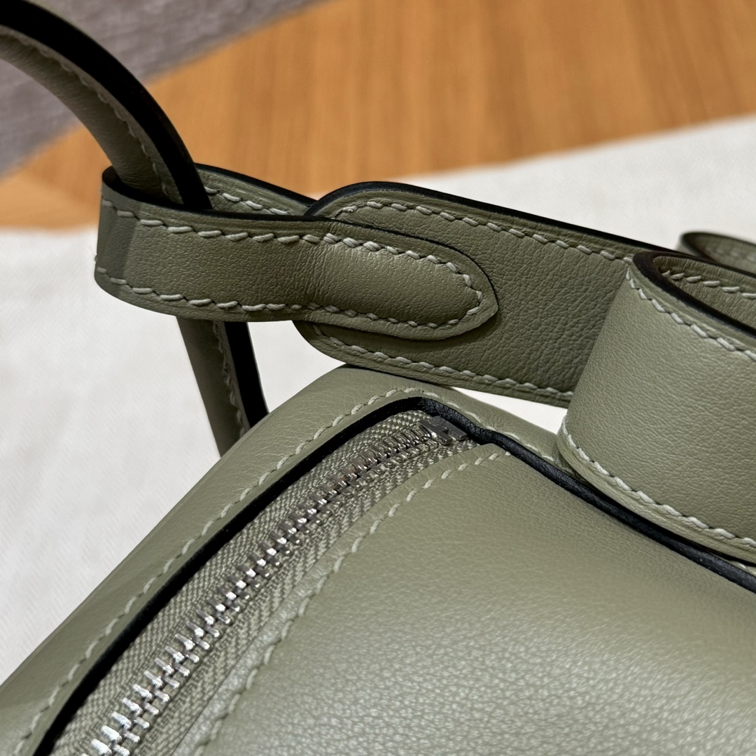 Hermès Lindy Q1Sauge Handbag (Handmade to Order)