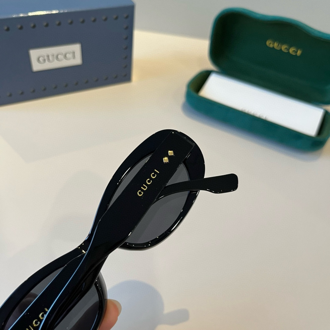 Gucci Round Frame Sunglasses
