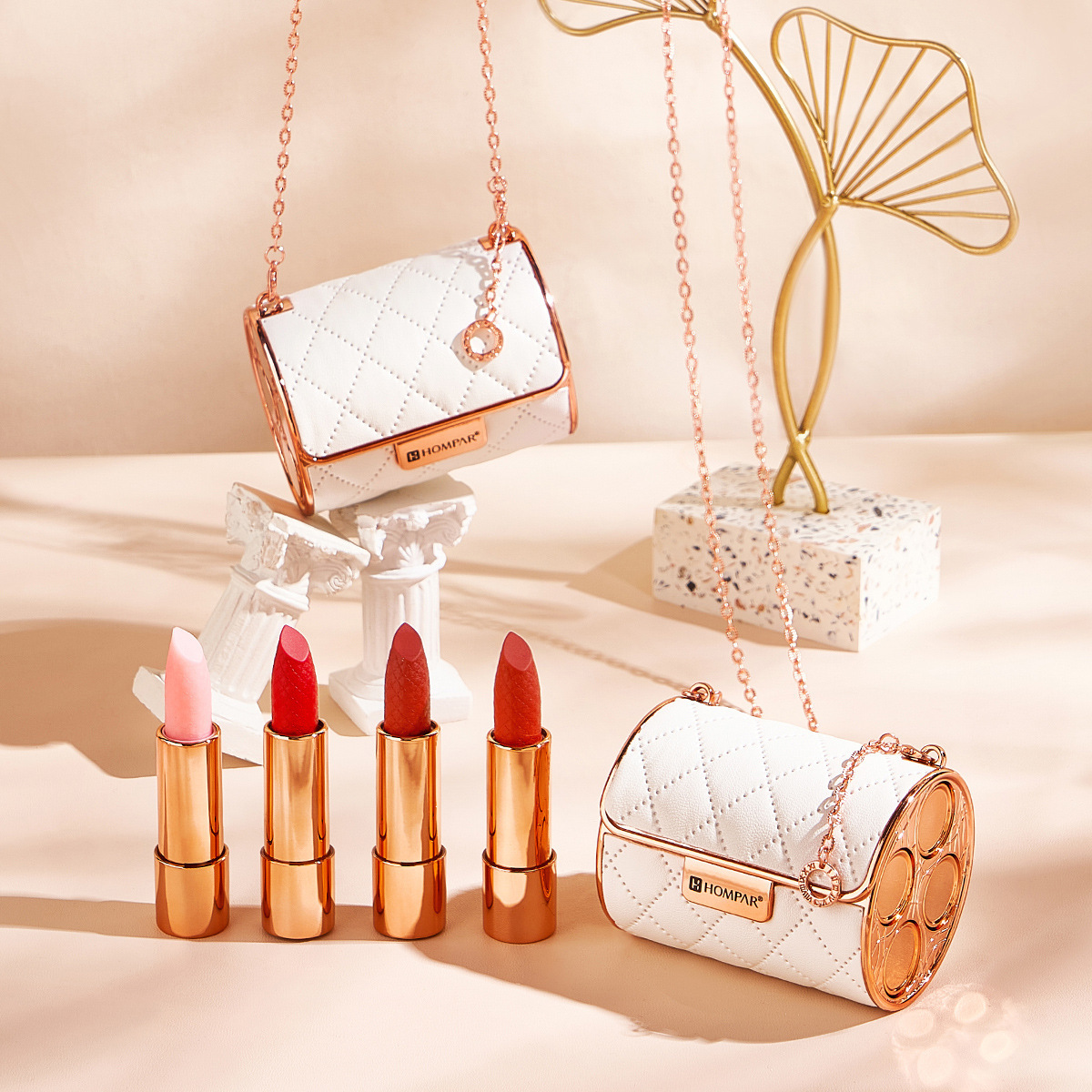 HOT SALE🔥Waterproof Non-Stick Cup Long Lasting Retractable 4 Colors Leather Bag Lipstick Set