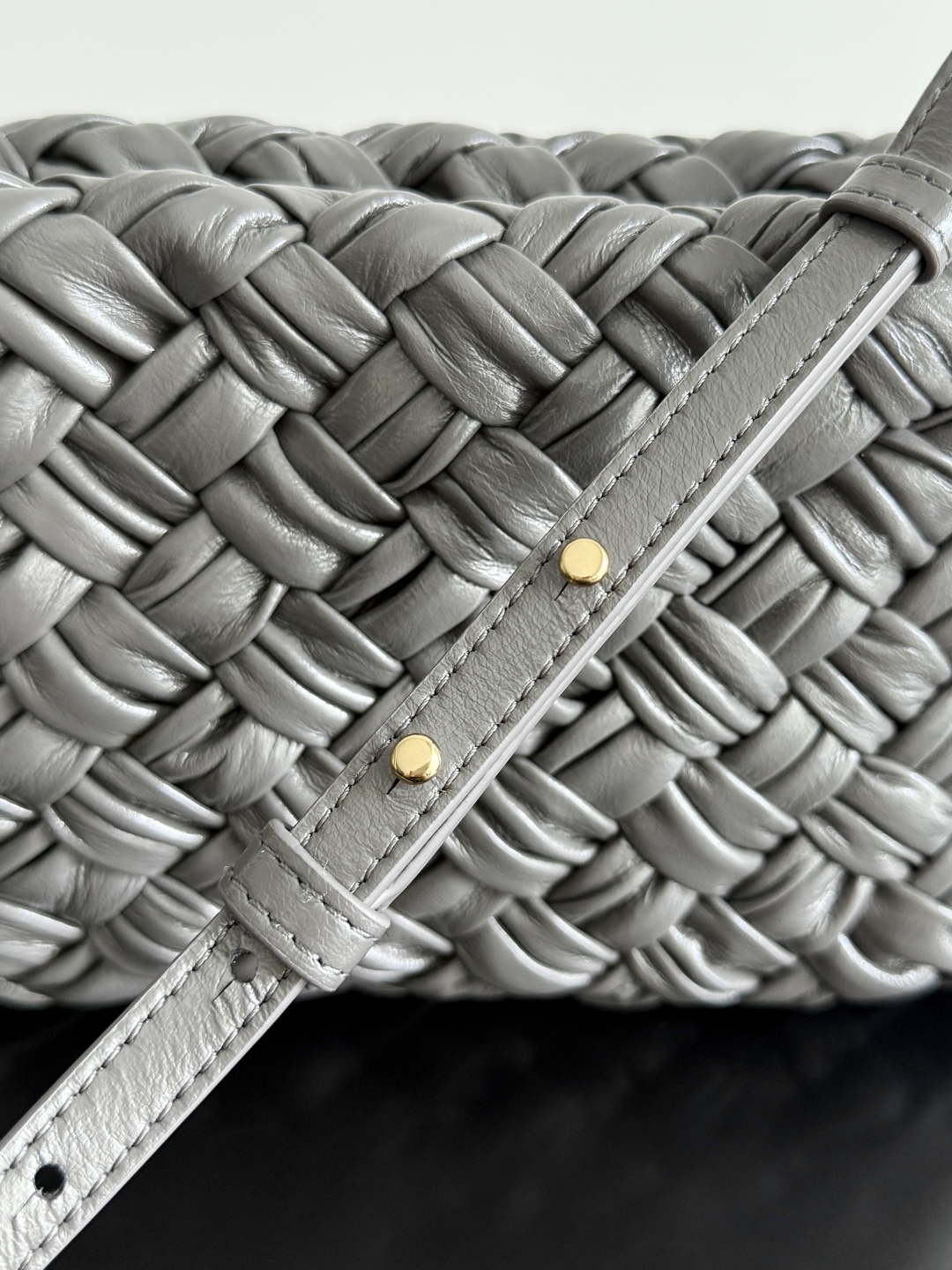 Bottega Veneta Kalimero cha cha woven handbag 785780