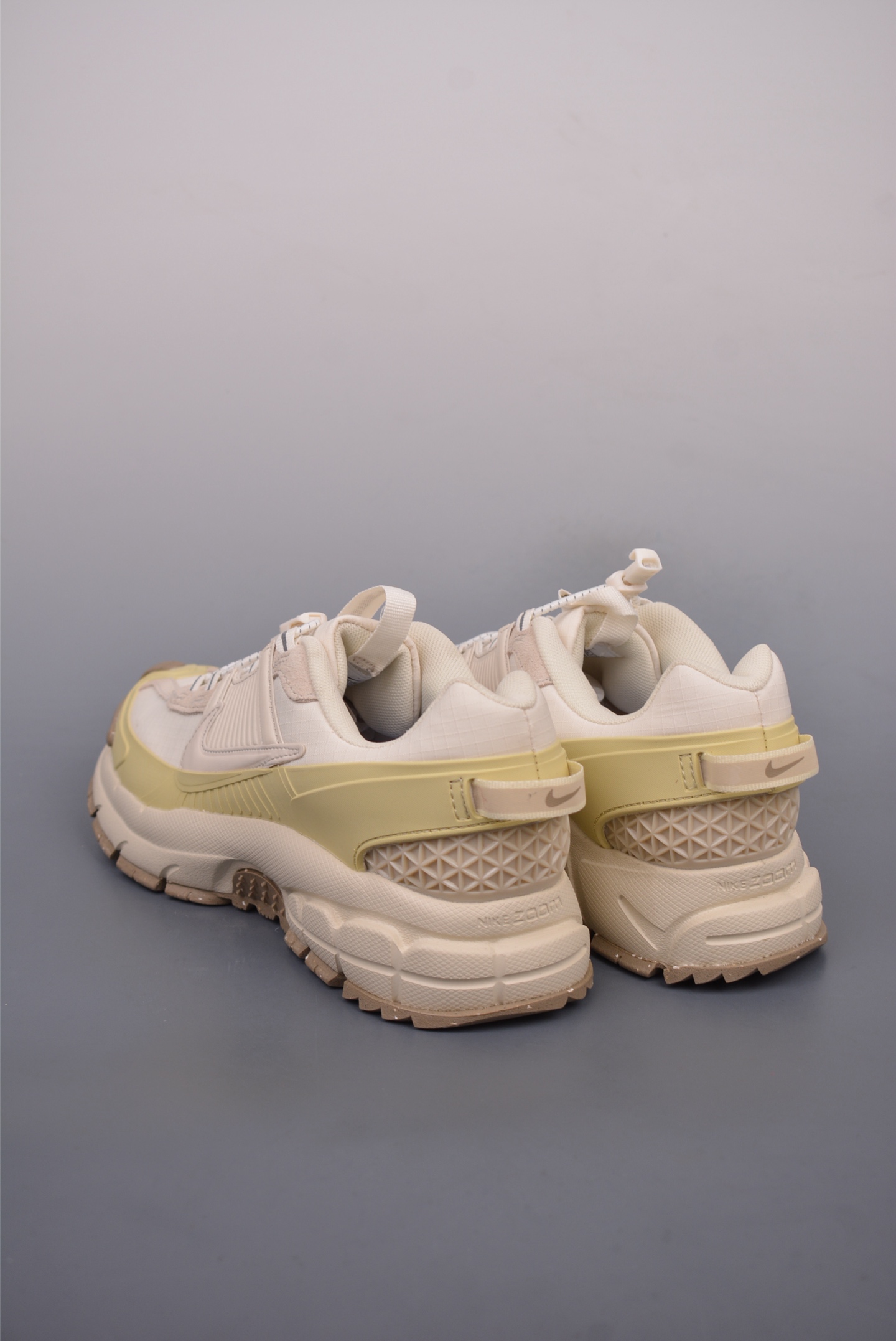 Nike Zoom Vomero 5 RoamPale Ivory Light Khaki FV2295-101