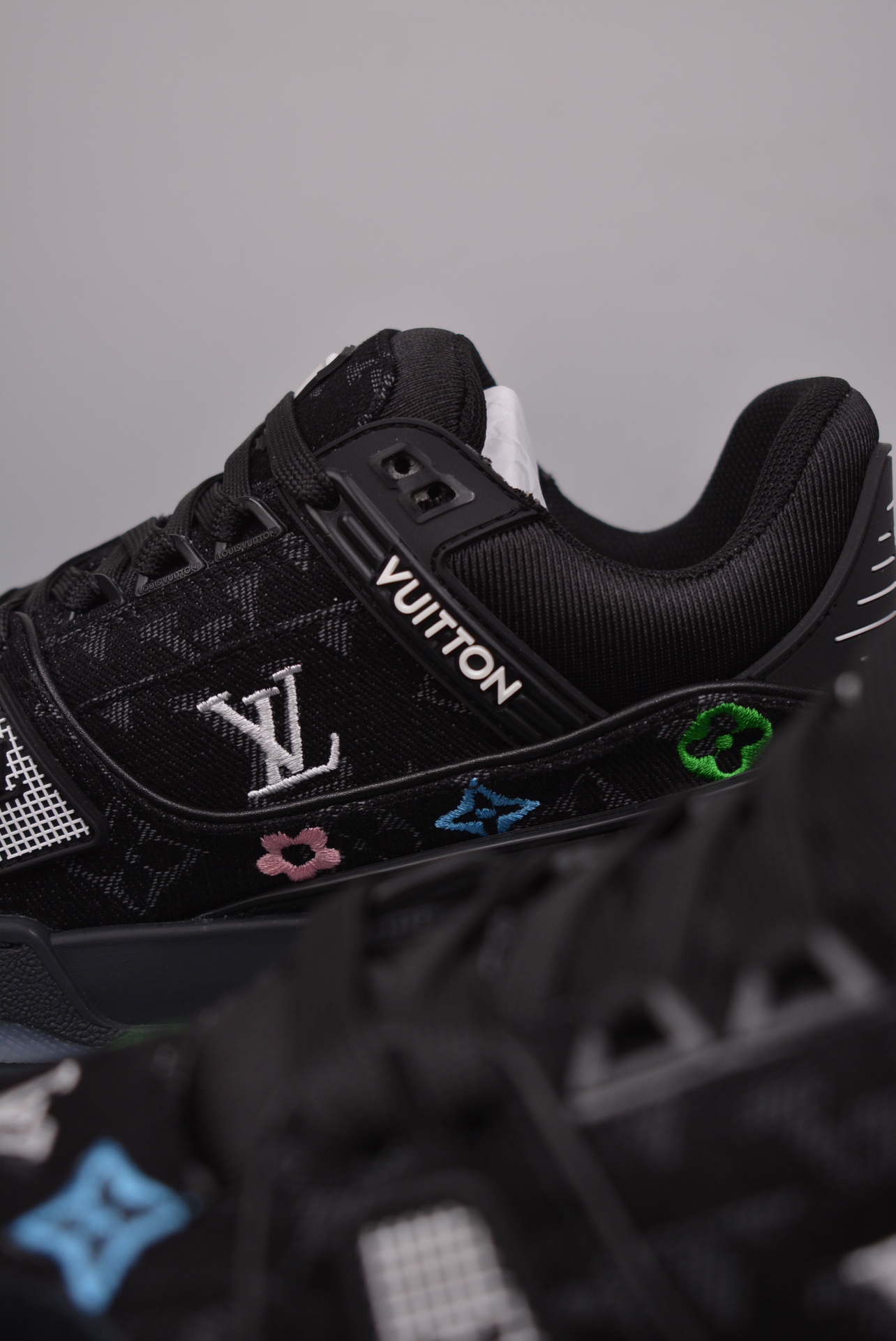 Louis Vuitton Trainer Sneaker Low Black Multicolor Jacquard 1A7S53
