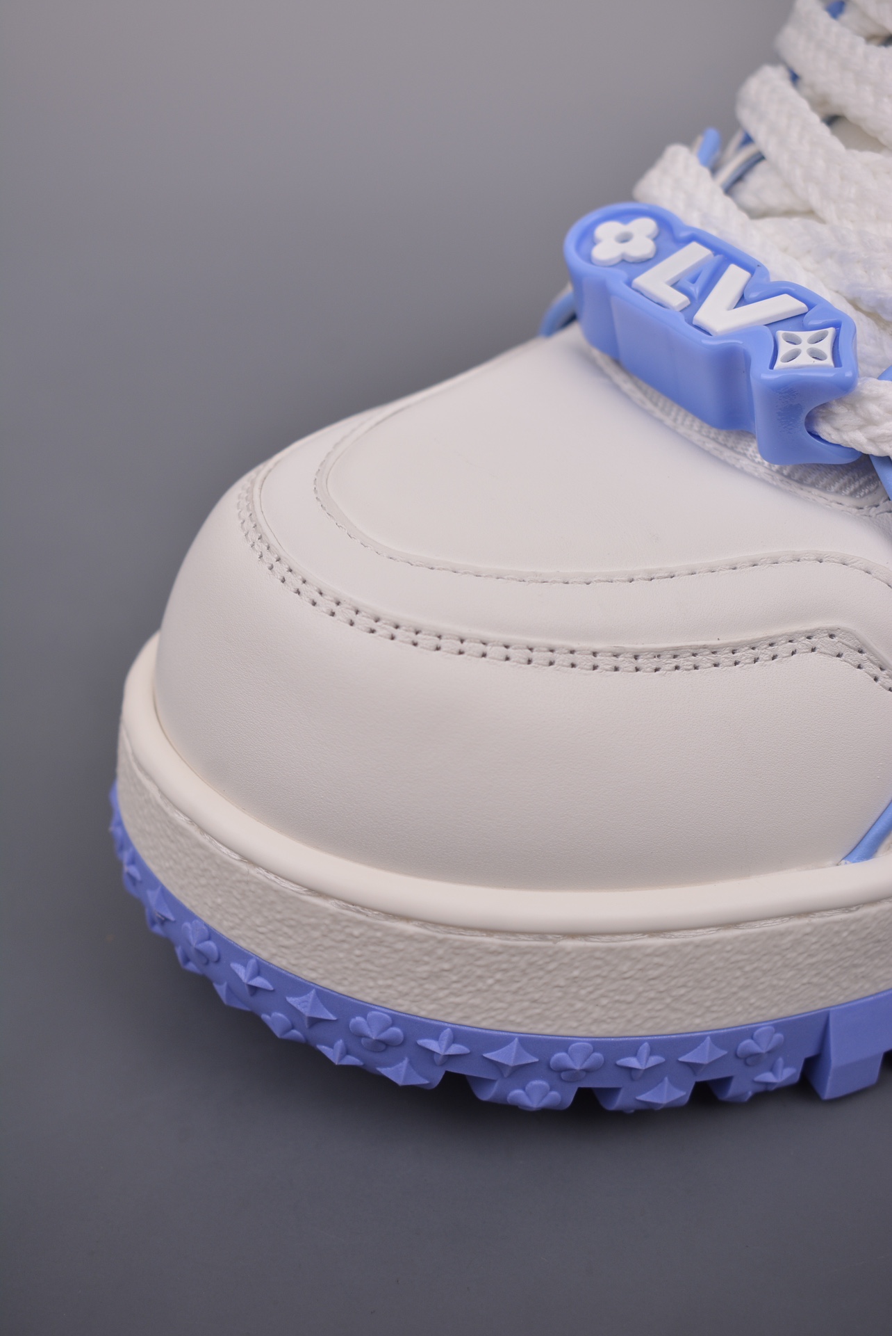 Louis Vuitton Trainer Maxi Low Sneaker White Blue Purple 1ACPQY