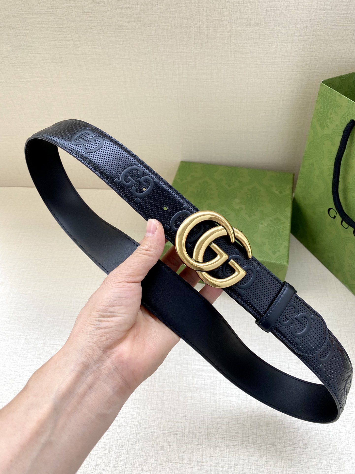 Gucci black embossed leather belt width 4.0CM