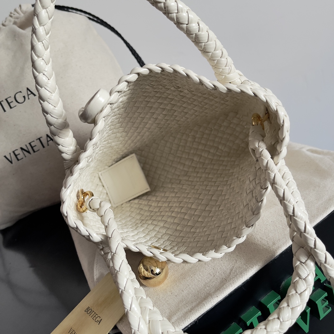 Bottega Veneta TOSCA woven handbag 776755