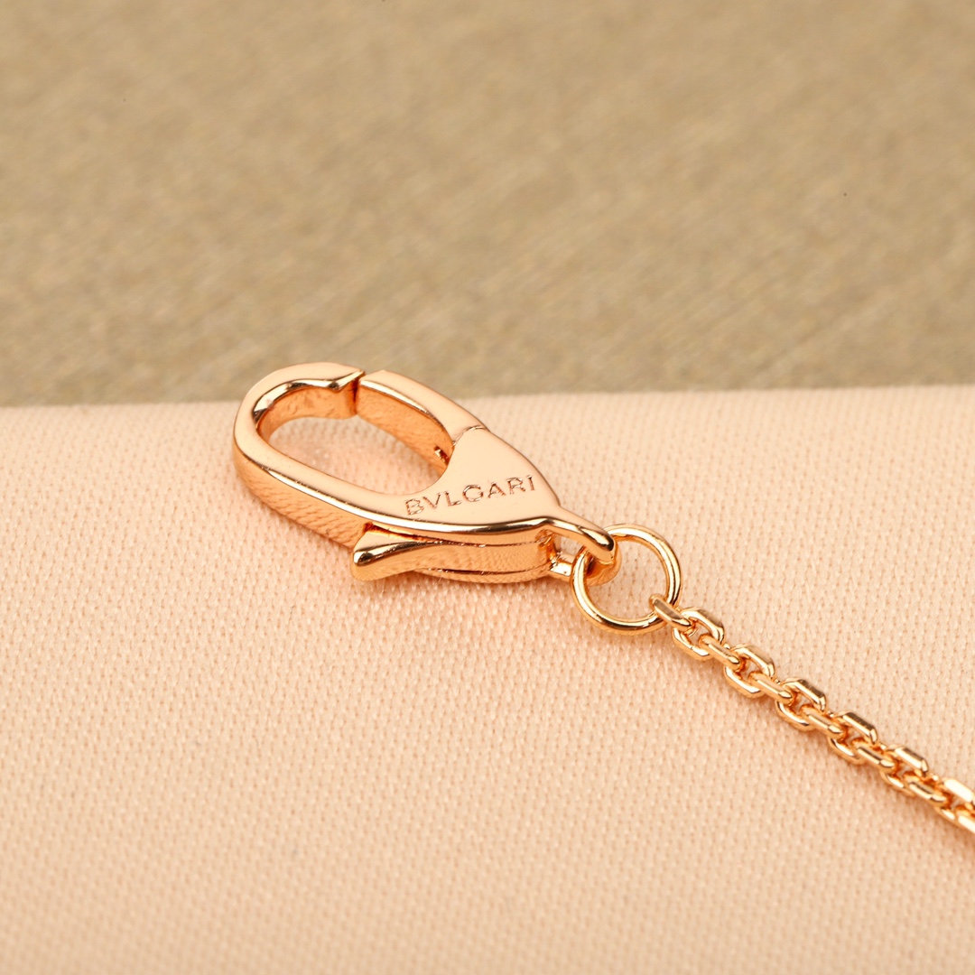 Bulgari diamond fan-shaped necklace