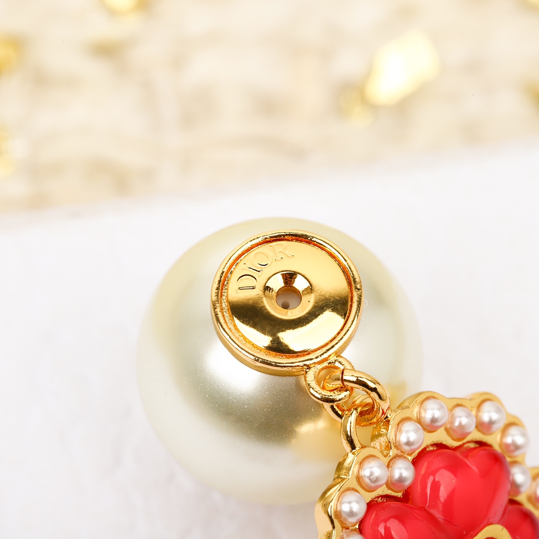 Dior four-leaf clover CD pearl earrings