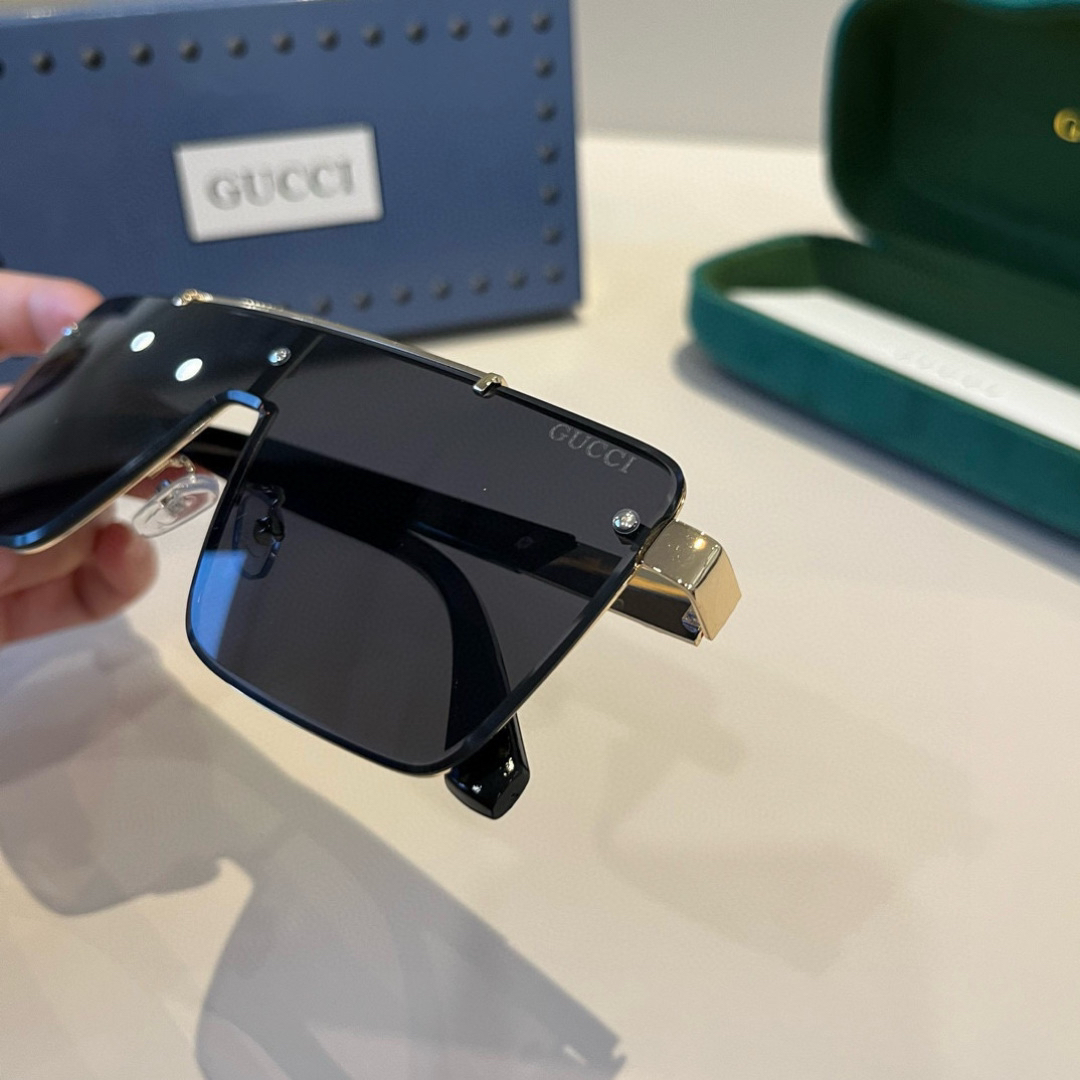 Gucci Square Frame Sunglasses