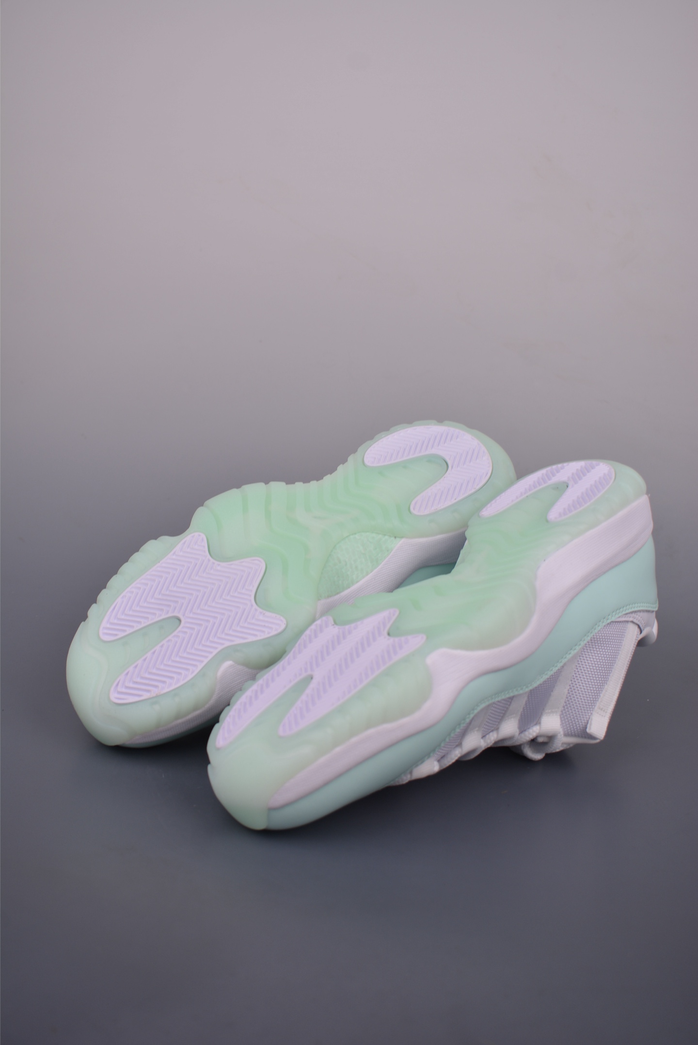 Air Jordan 11 Retro Low 'Igloo' AH7860-103