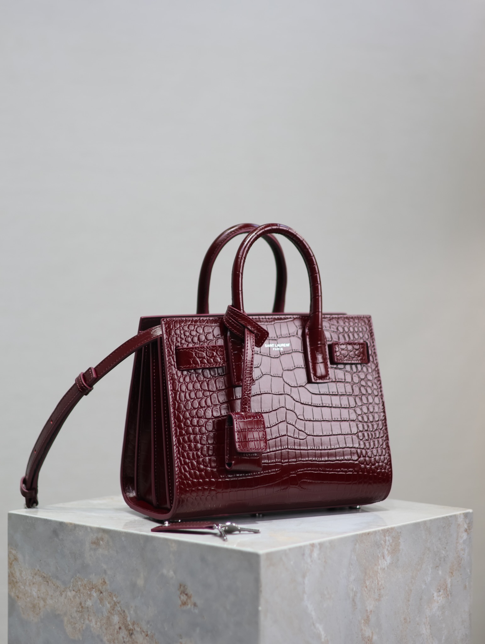 Yves Saint Laurent sac de jour accordion bag 392035