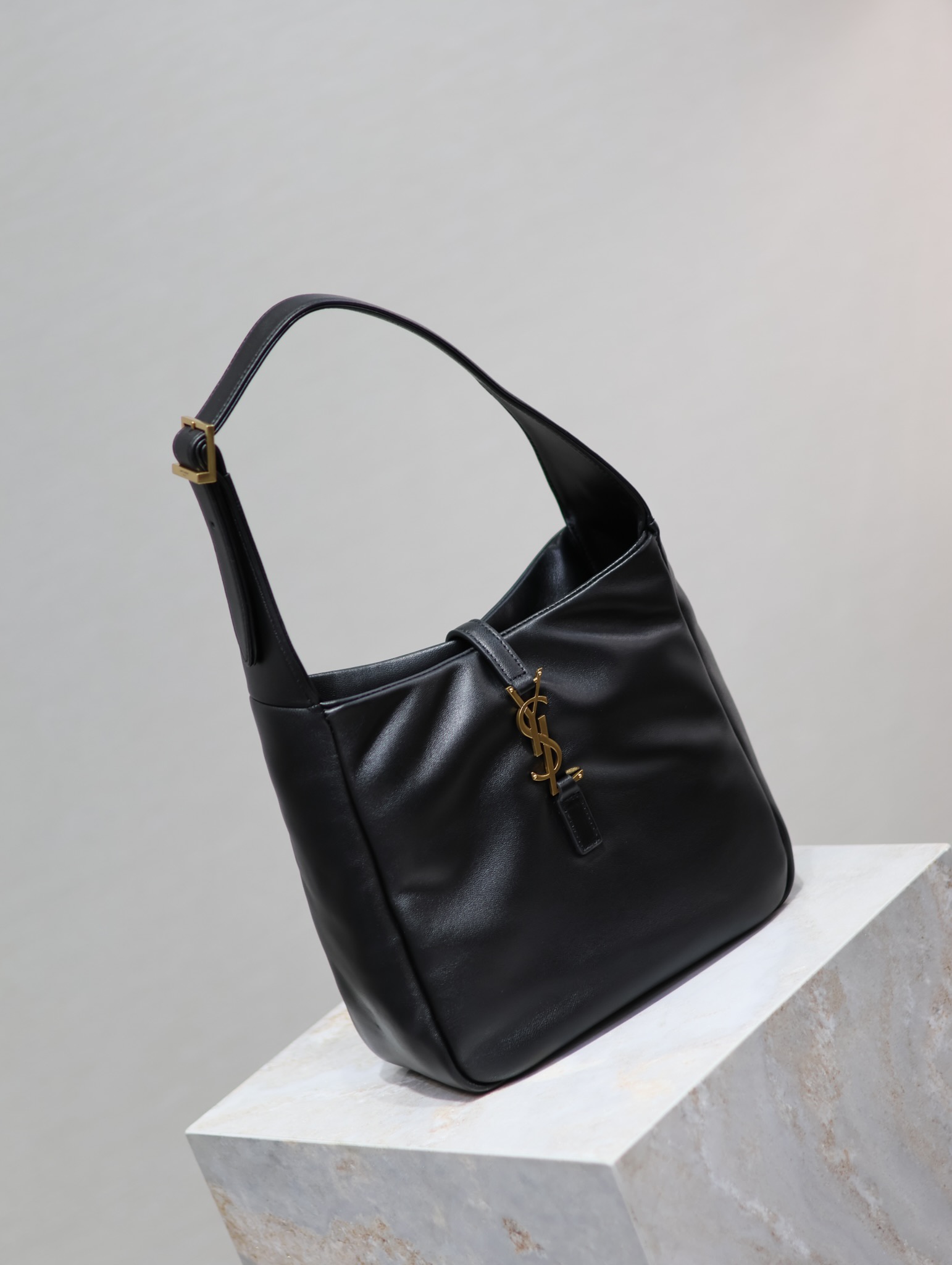 Yves Saint Laurent LE 5A7 Underarm Bag 713938