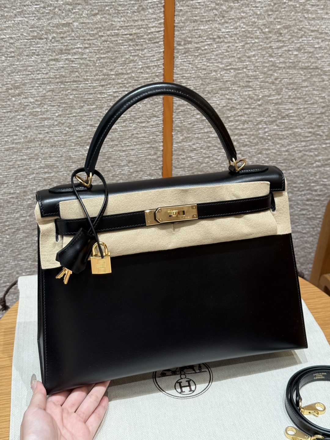 Hermès Kelly 89Noir Handbag (Handmade to Order)