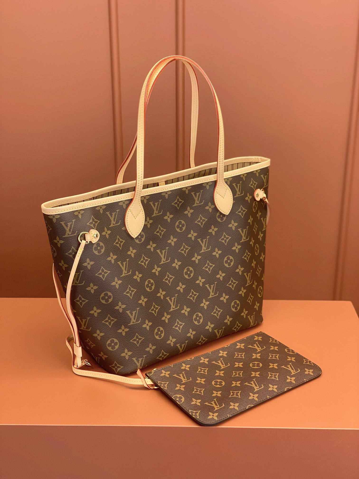 Louis Vuitton NEVERFULL Medium Handbag M40995