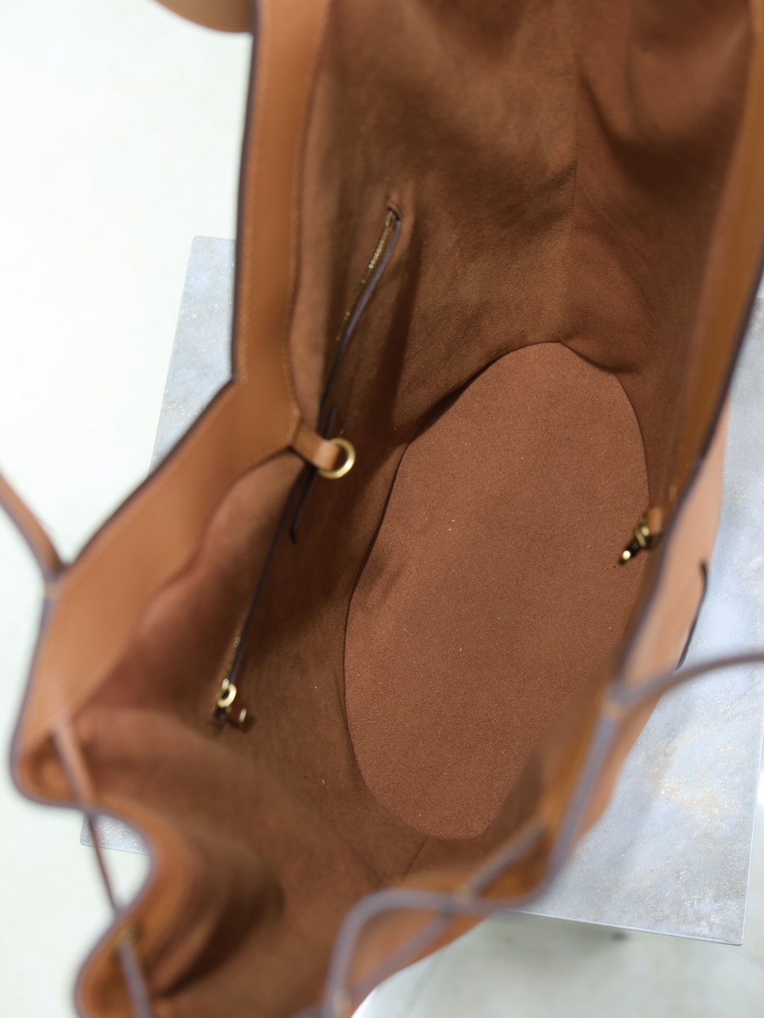 Yves Saint Laurent Leather HOBO Large Handbag 833160