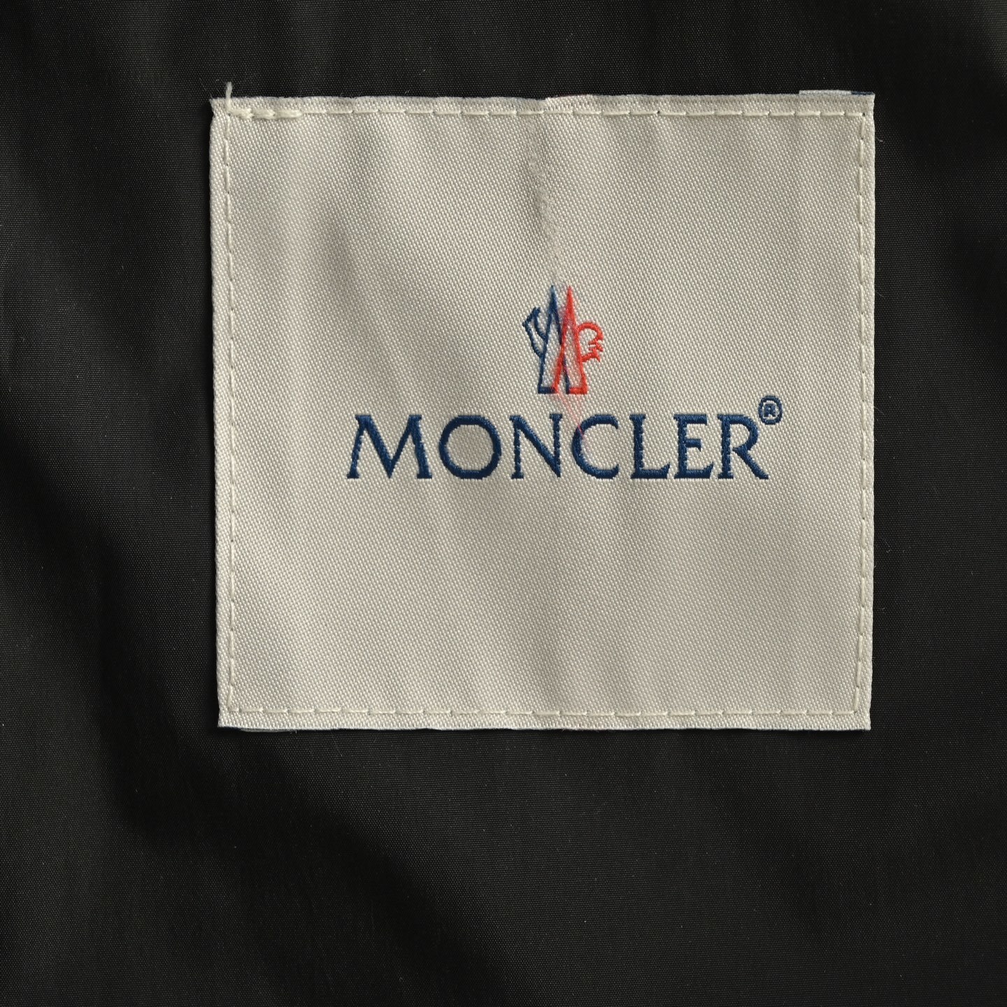 Moncler 25Fw nylon jacket with zipper pockets and sleeves