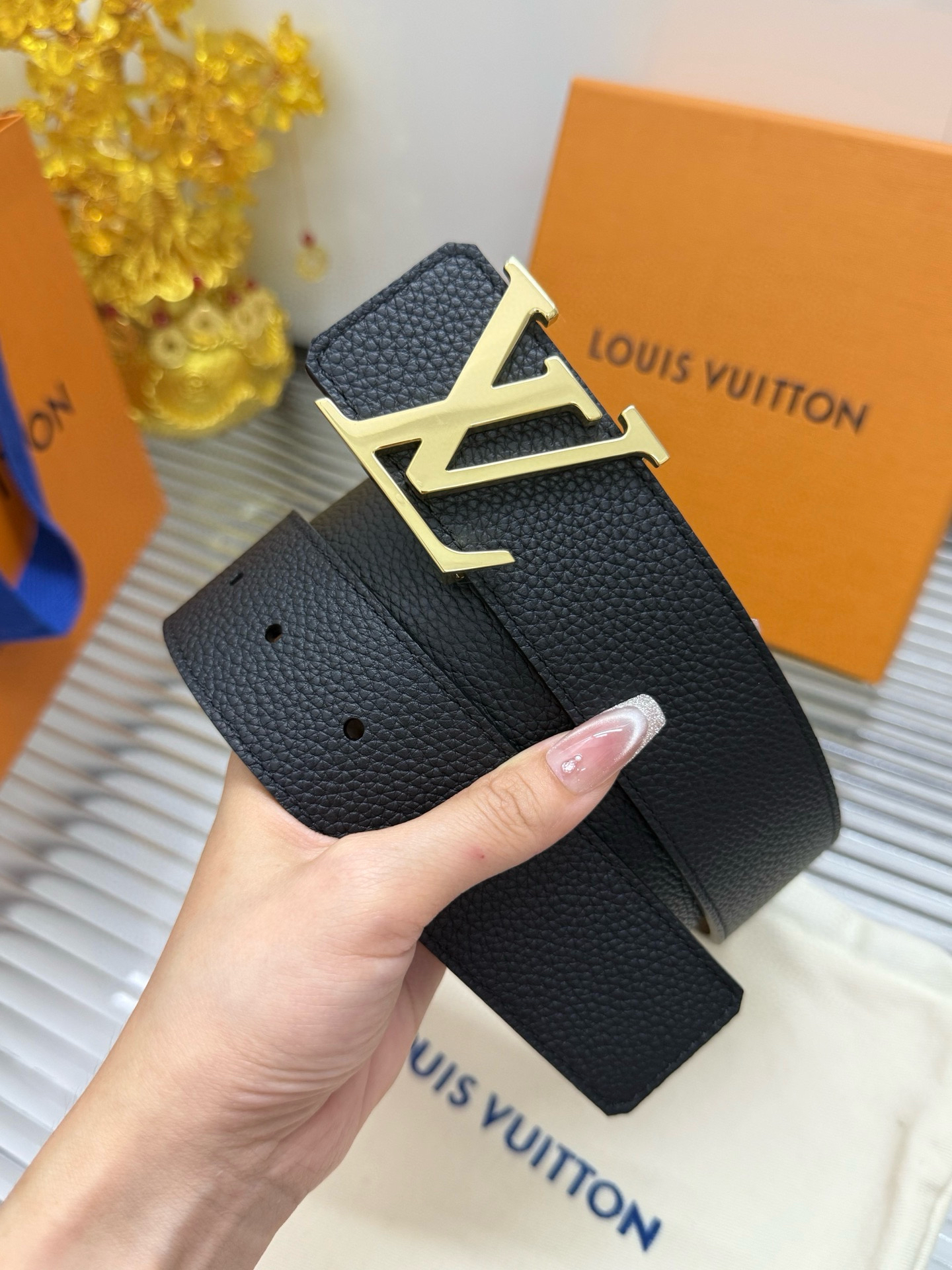 Louis Vuitton Litchi Pattern Men's Double-Sided Belt 4CM Width