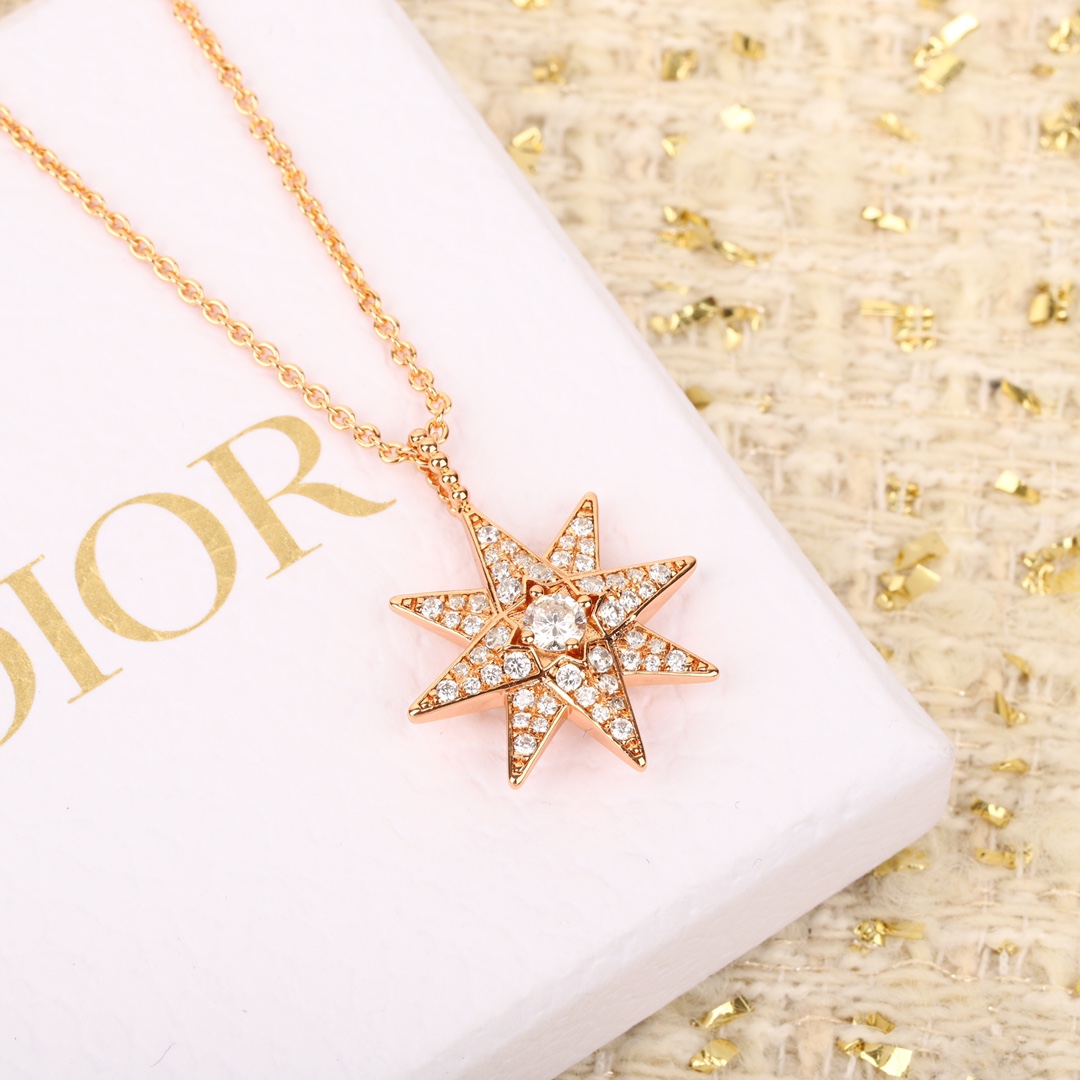 Dior Large Eight-pointed Star Necklace