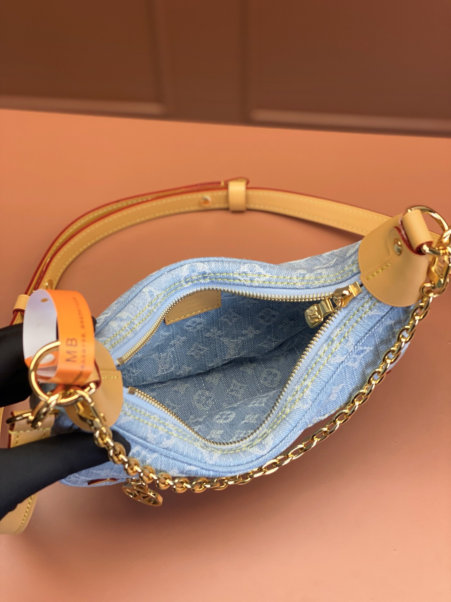 Louis Vuitton LOOP Handbag M24846