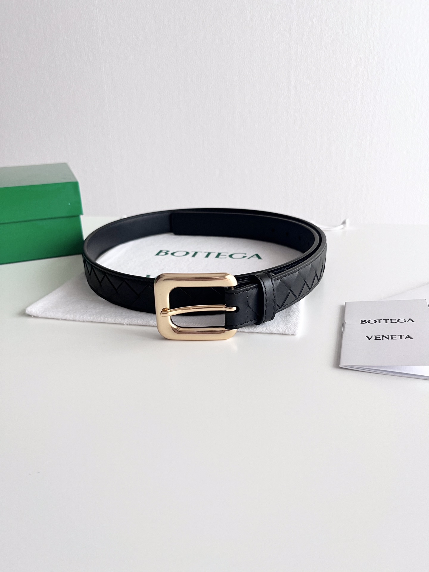 Bottega Veneta intreccio woven cowhide double-sided waistband with a width of 2.0cm