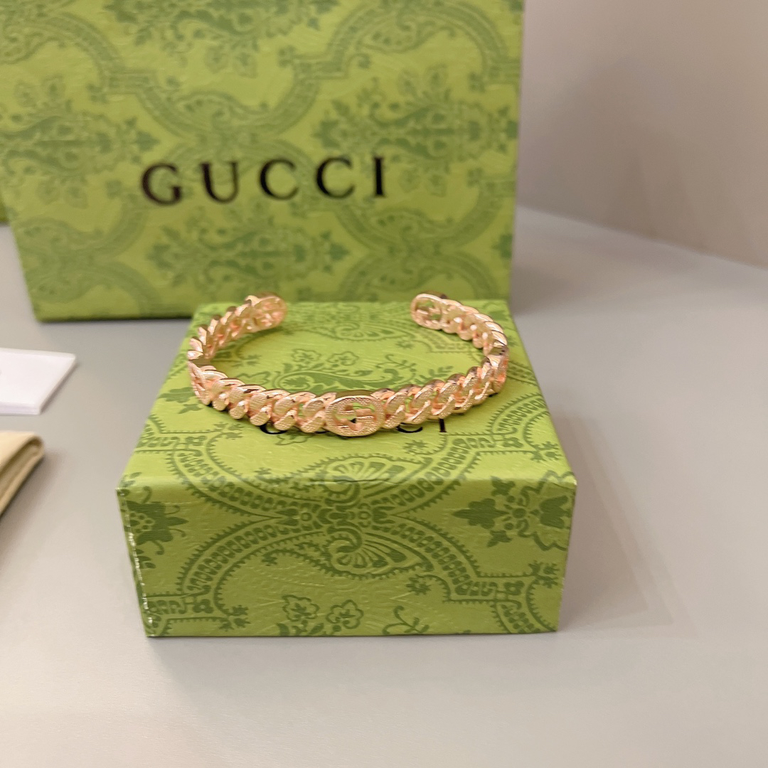 Gucci GG Flat Rose Gold Bracelet