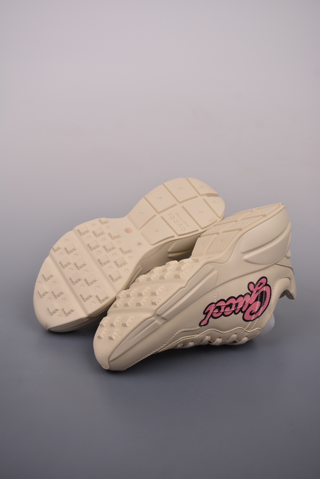 Gucci Leather Ivory White Rabbit Silk Print
