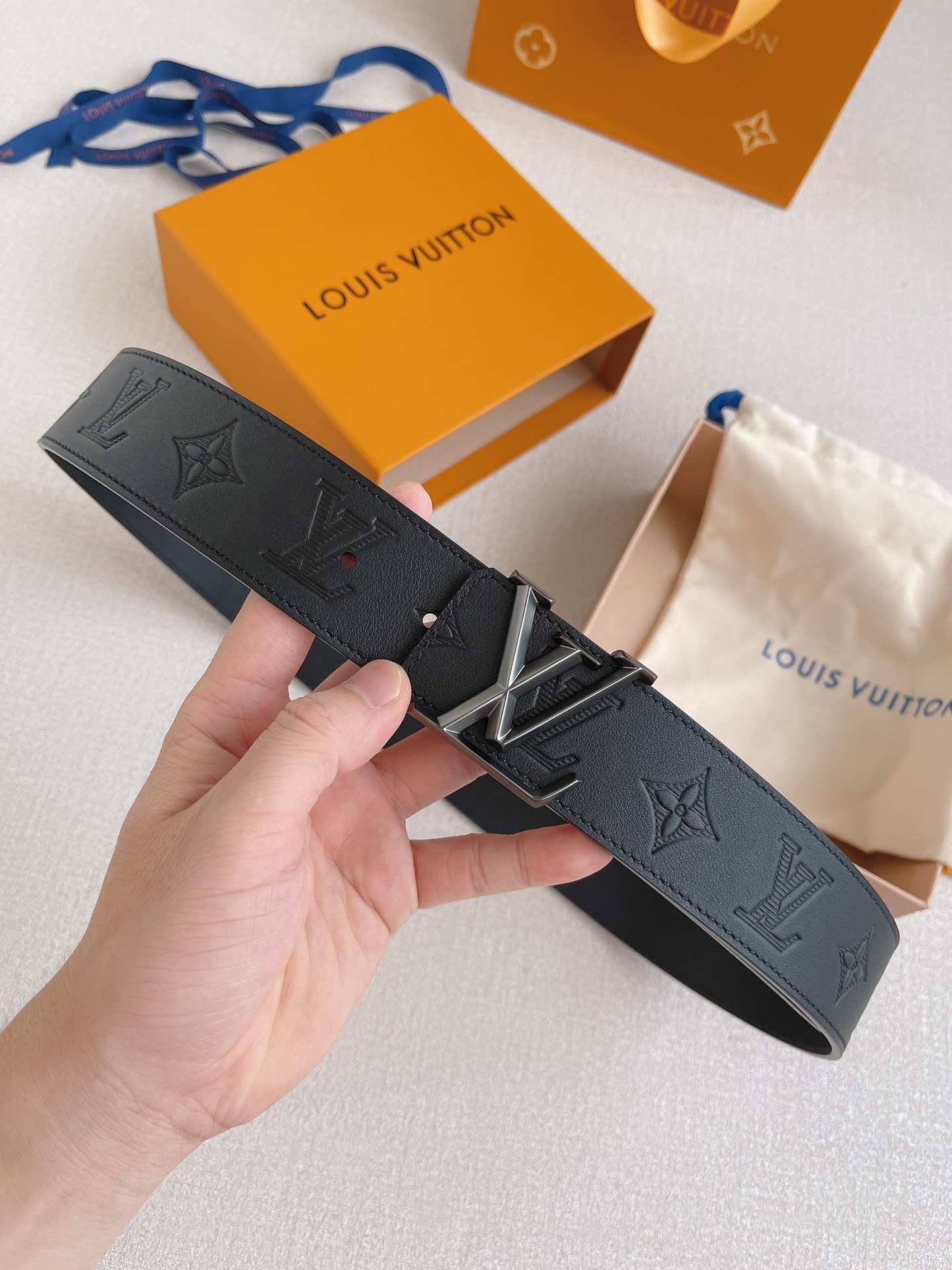 Louis Vuitton embossed double-sided calfskin men's belt 4CM wide