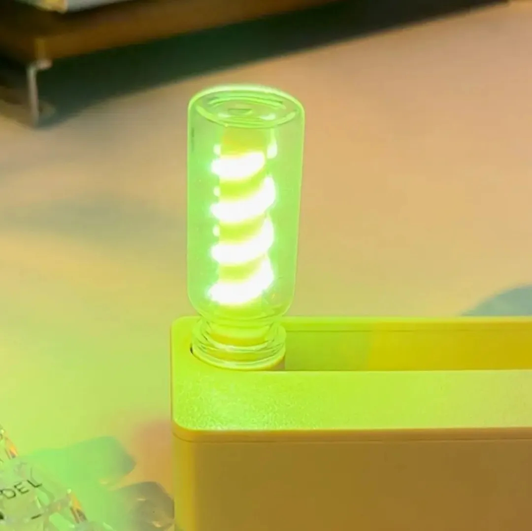 ✨Creative Magnetic Flippable Table Lamp