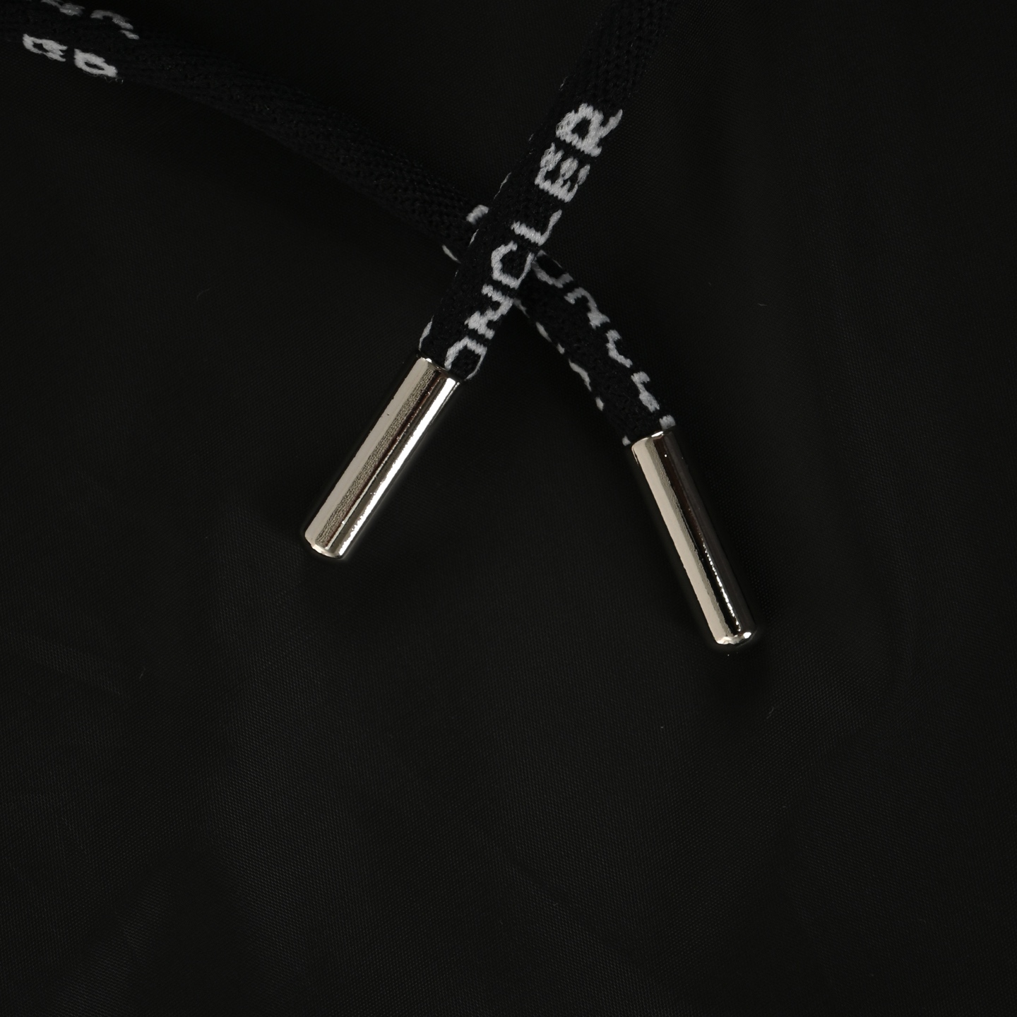 Moncler 25ss side reflective logo print shorts