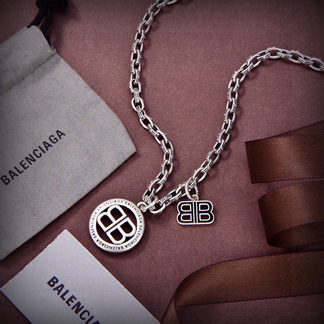 Balenciaga BB round brand chain vintage necklace