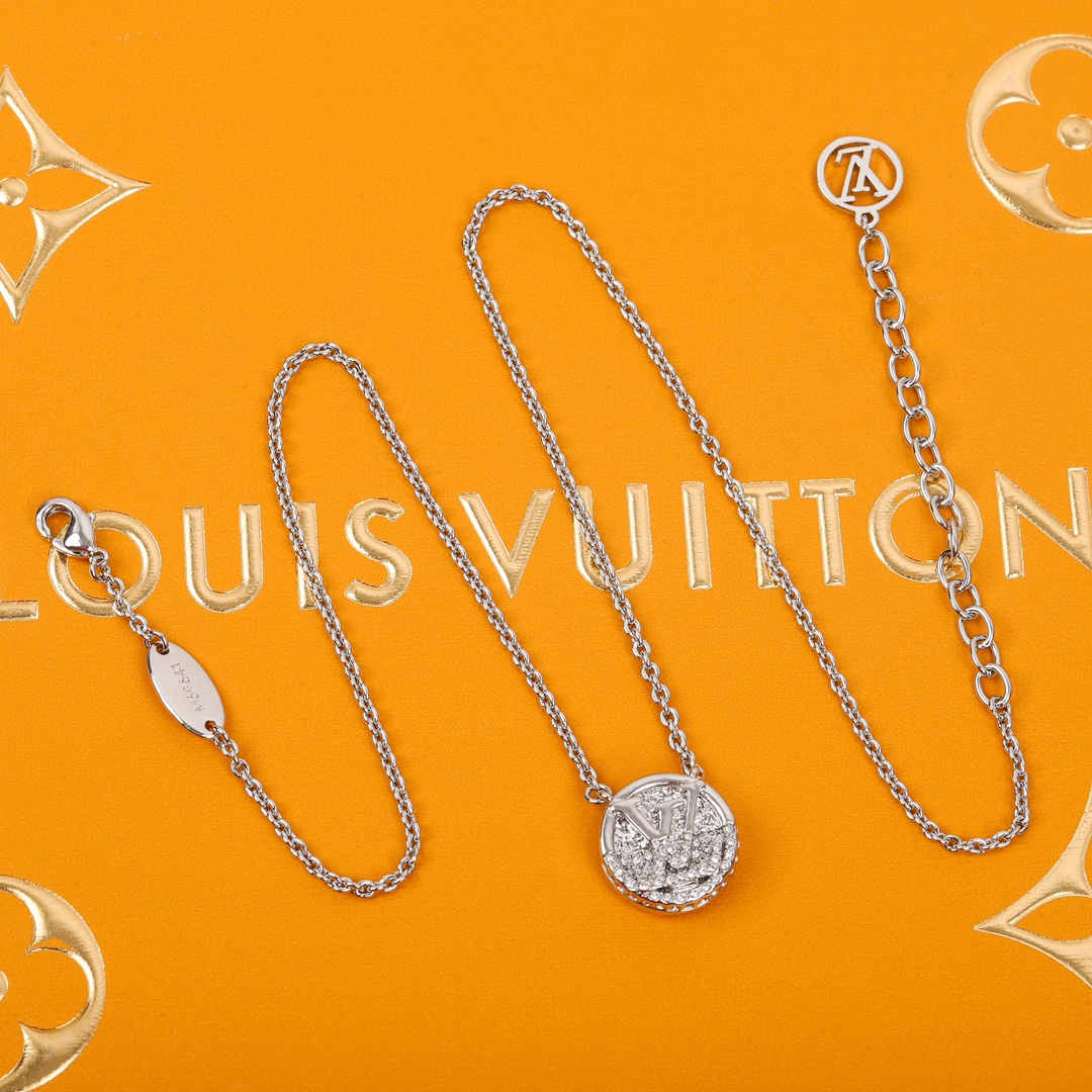 Louis Vuitton round logo diamond necklace