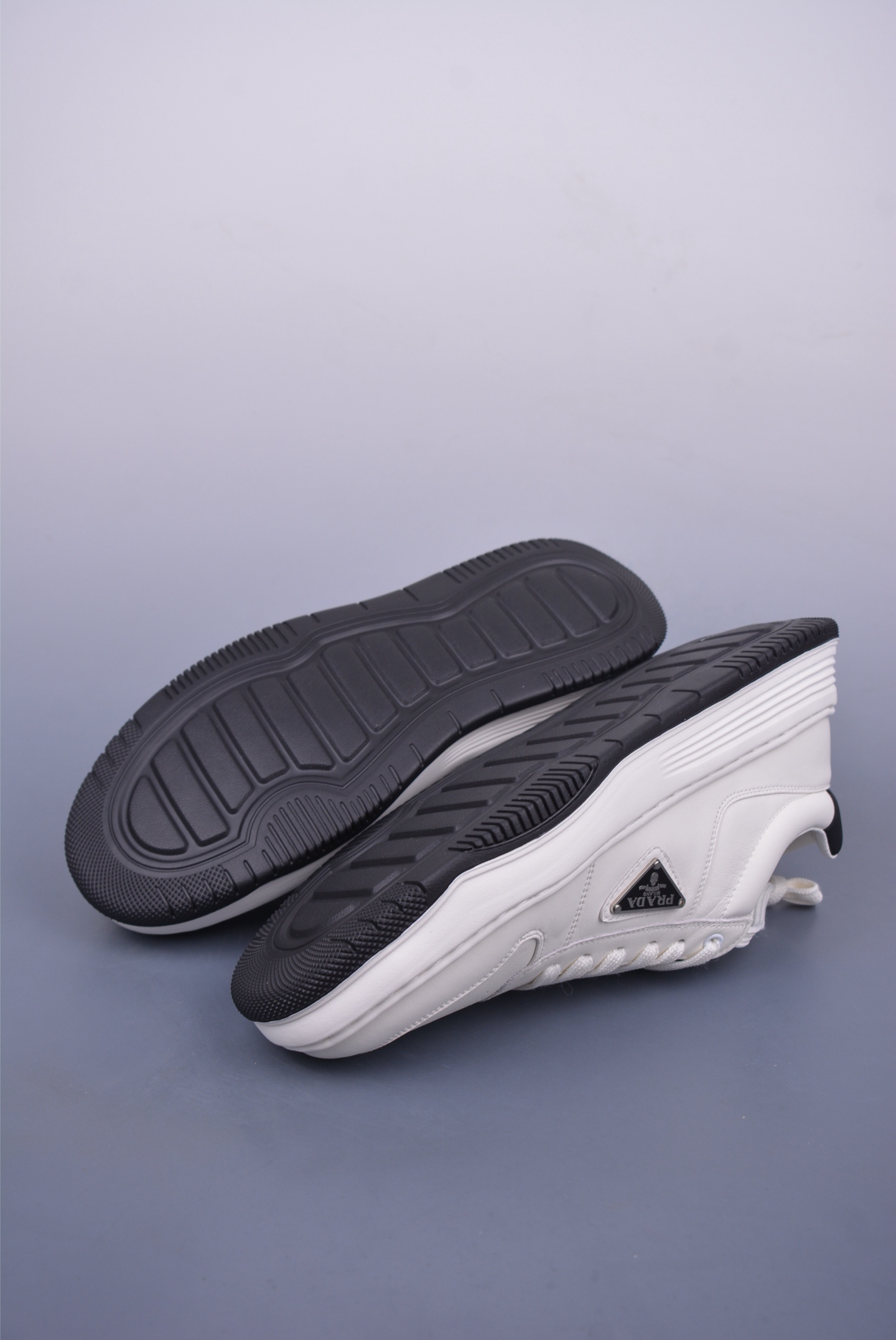 Prada PRAX 01 Triangle Logo Leather Sneakers Triangle Series Sports Shoes White Black 3D937M