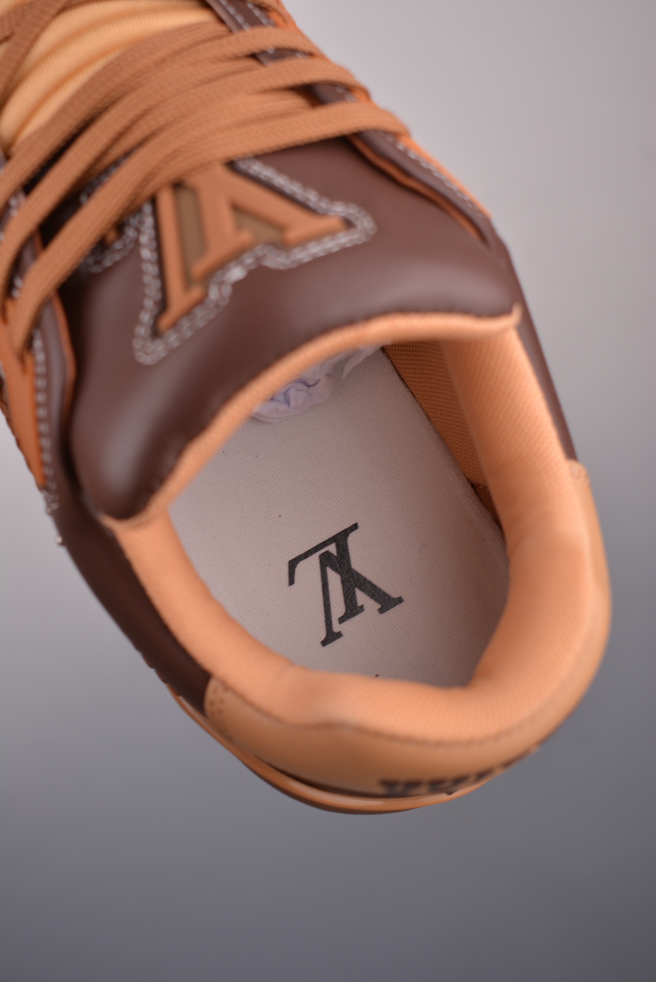 Louis Vuitton Trainer Sneaker Low Dark Brown Rivets 1AD7L7