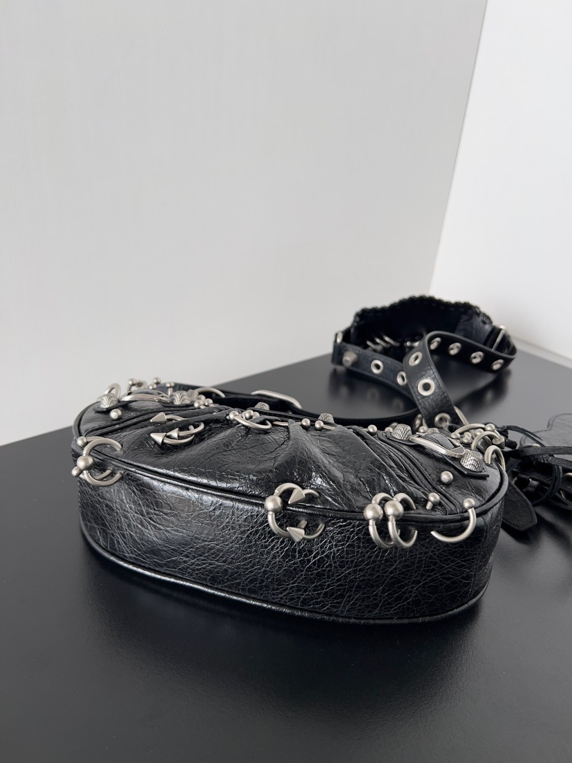 Balenciaga Le Cagole handbags