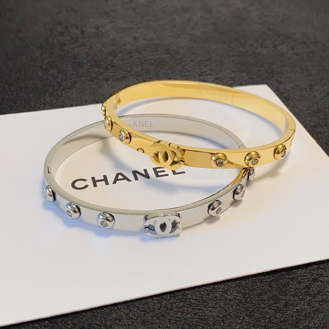 Chanel six sparkling diamond bracelet