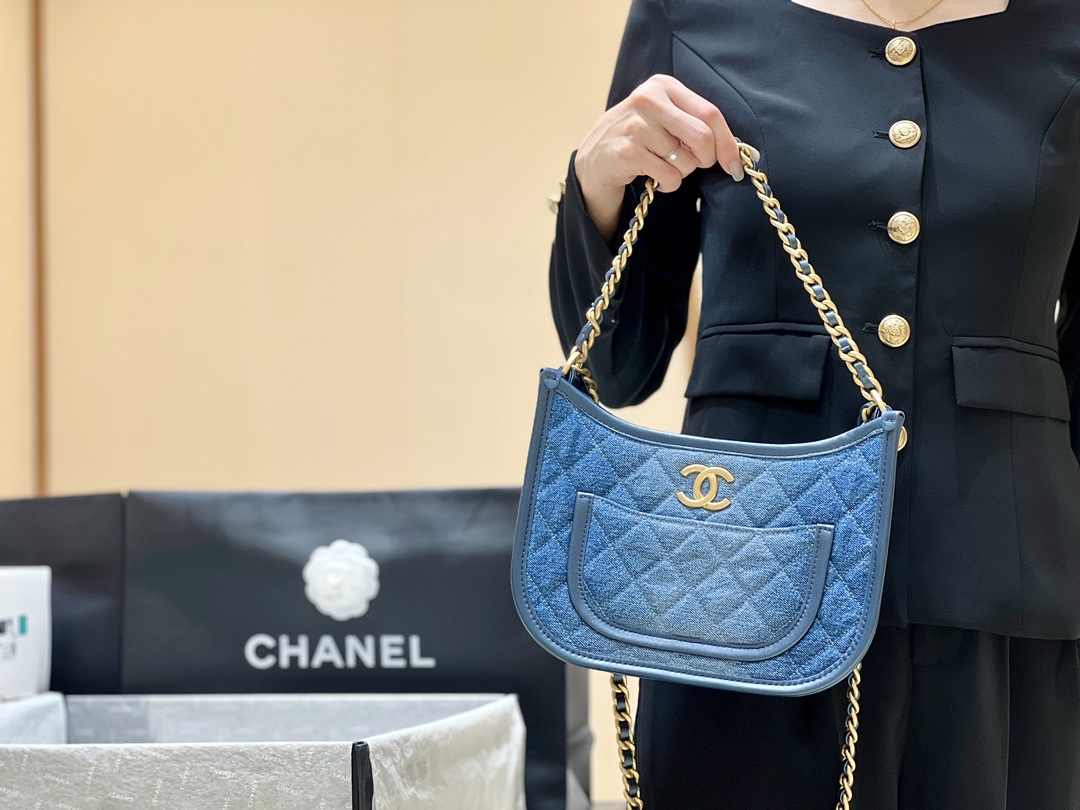 Chanel 24S denim hobo AS4532 00128