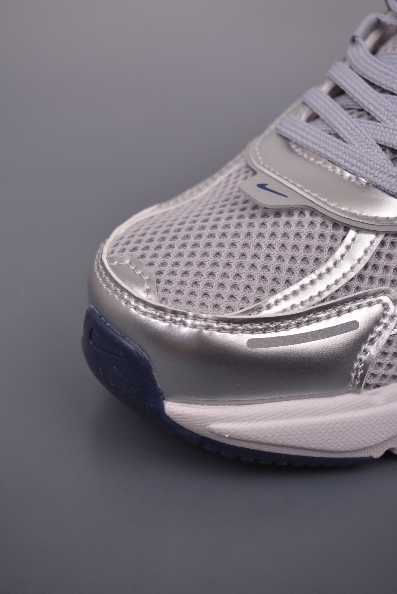 Nike Wmns V2K Runtekk Low Liquid Silver Grey Blue HJ4497-002