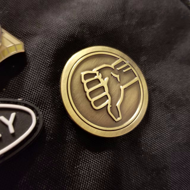 Metal Thumbs up pin Badge | Adjustable decoration