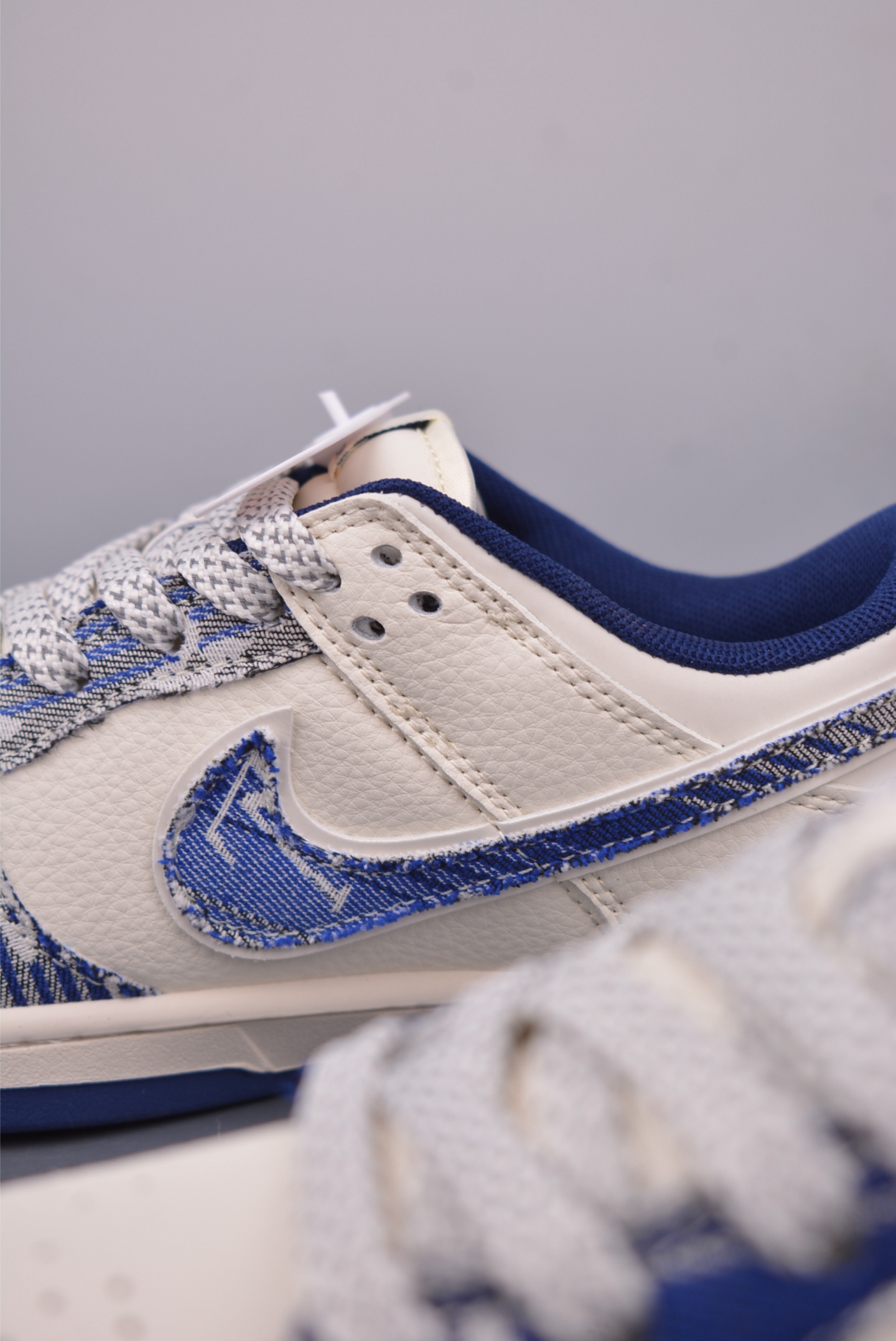 LV x Nike SB Dunk Low sneakers White and Blue Print Gradient JY6988-112
