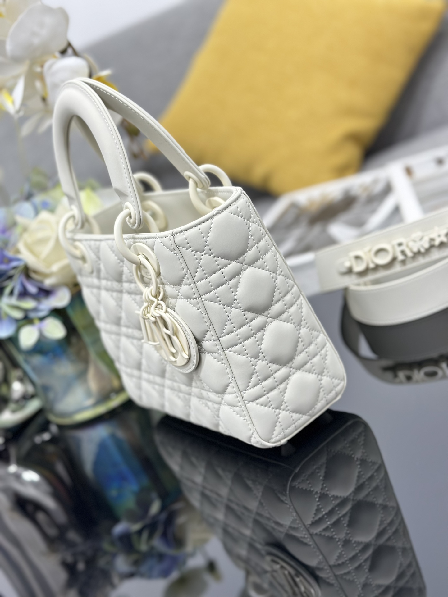 Dior Lady Dior My Four-grid Frosted Badge Lady Dior Bag M0538
