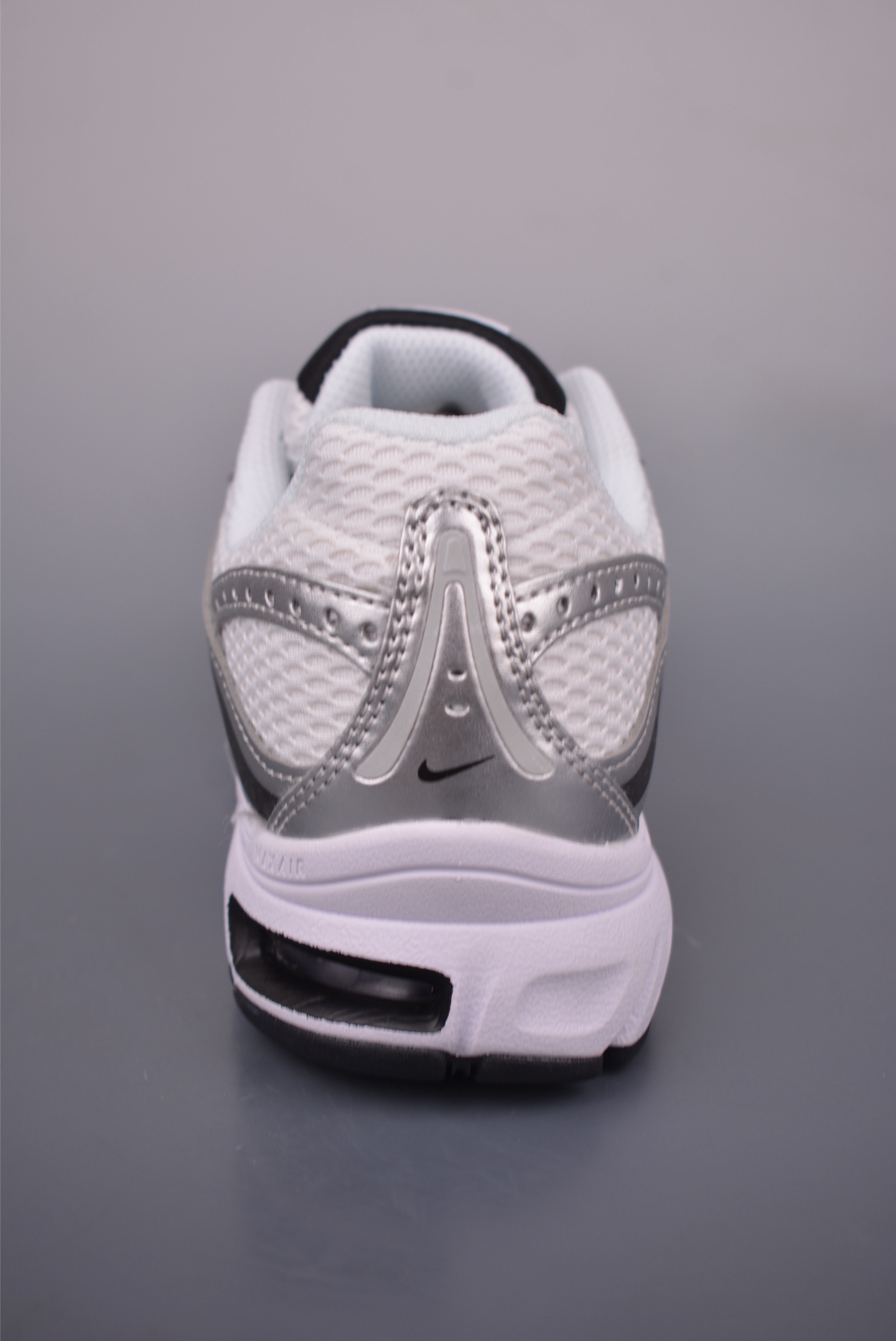 Nike Air Max Moto 2K 