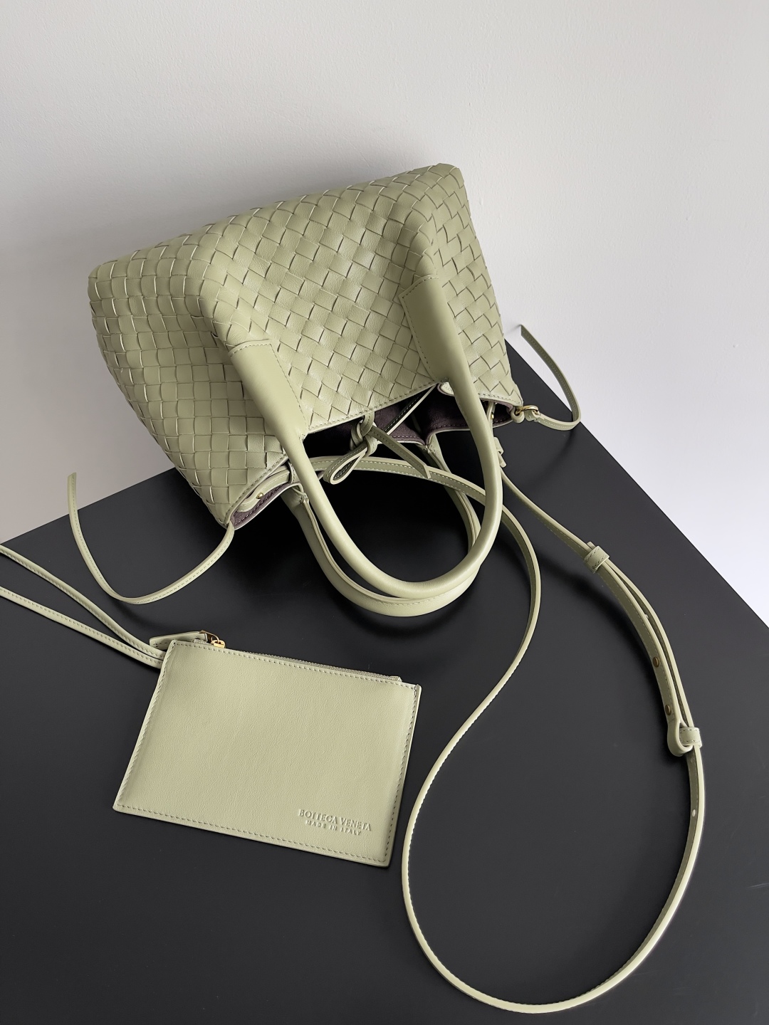 BOTTEGA VENETA 2025 PINACOTECA Small Bag 819004