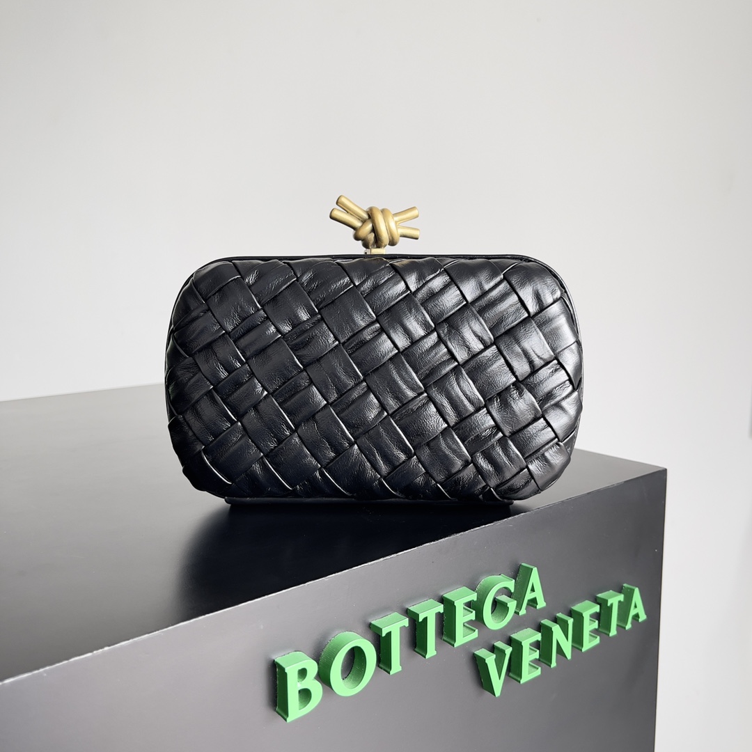 Bottega Veneta Knot woven evening bag 717622
