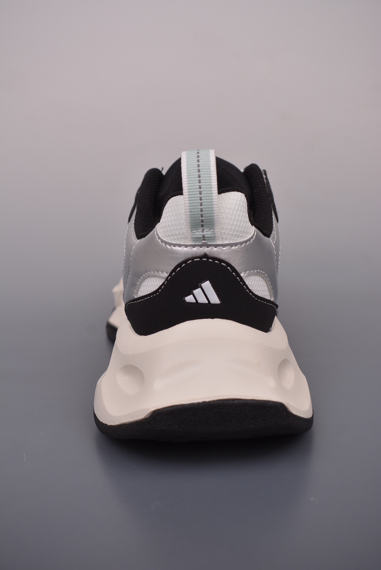 Adidas XLG Runner Deluxe Black White Metallic Silver IH0429