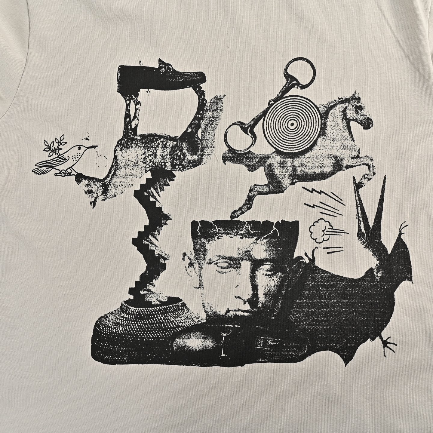 Gucci 24ss sculpture artwork print short sleeves