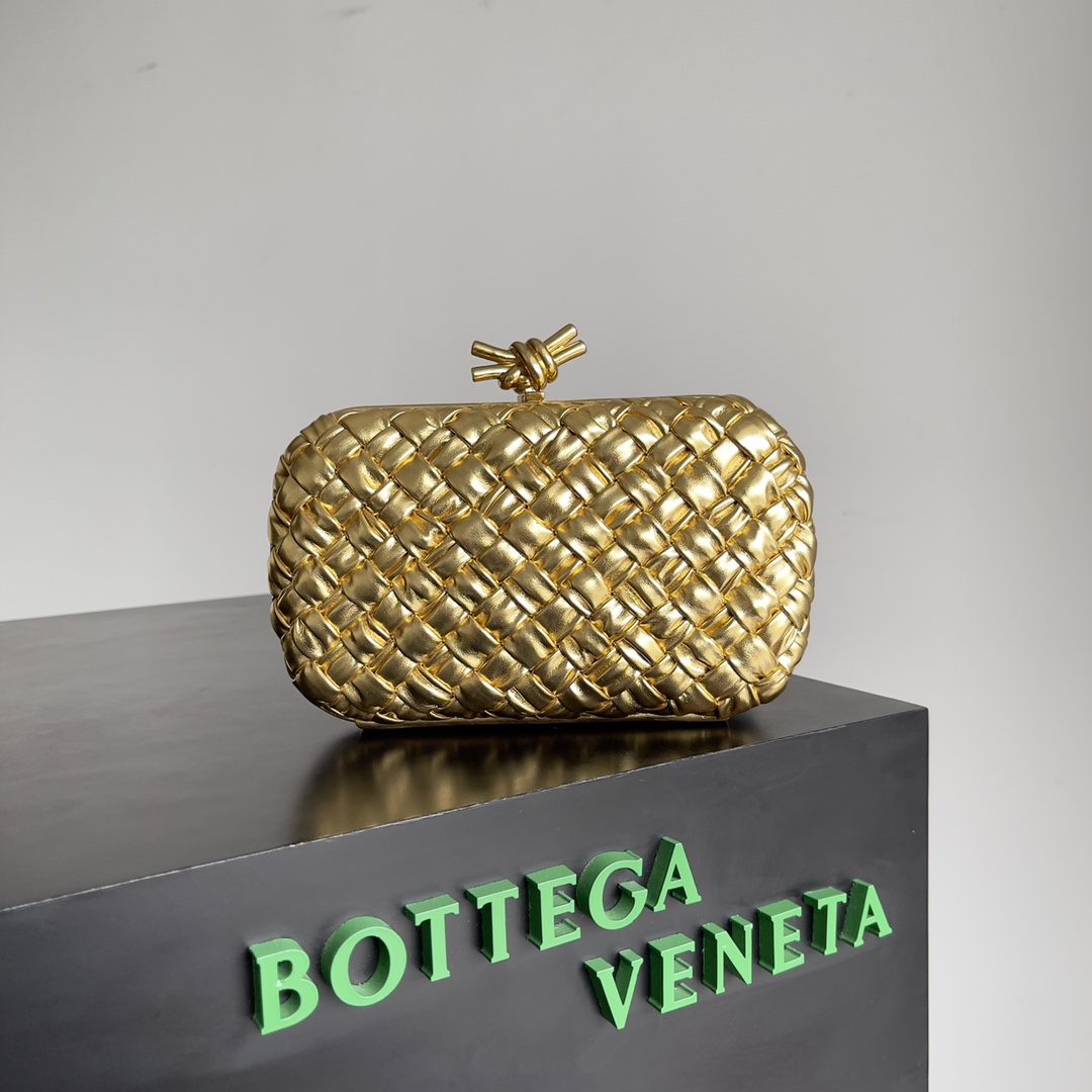 Bottega Veneta Knot woven evening bag 717622