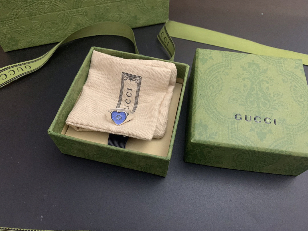 GUCCI new blue enamel heart ring