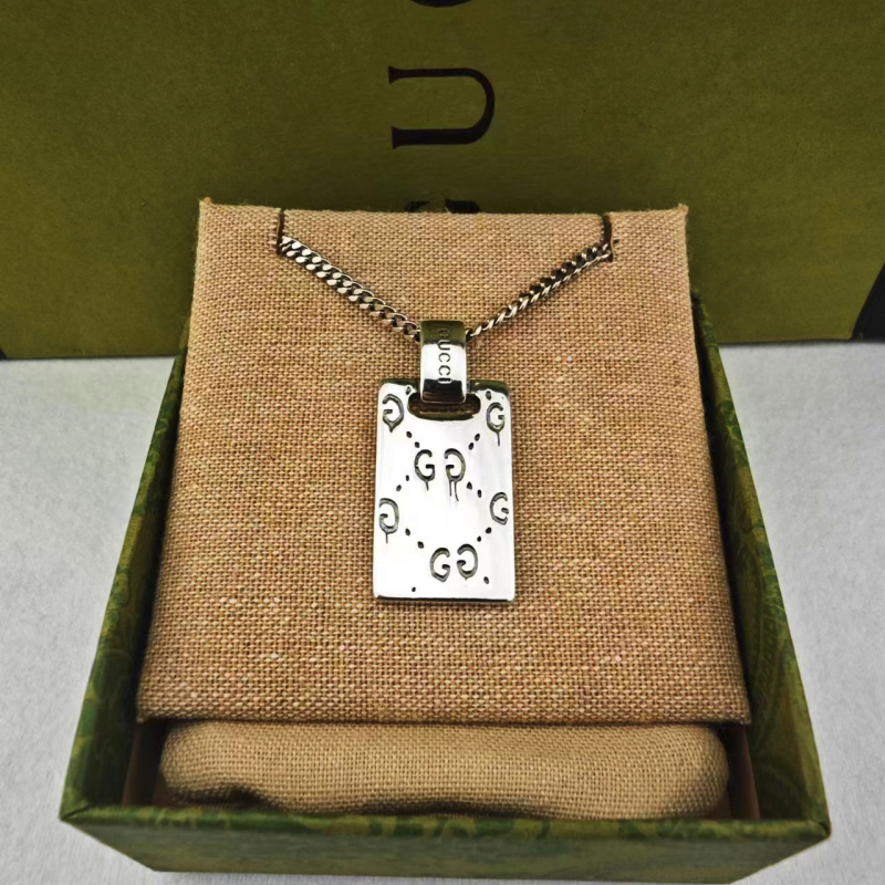 Gucci GG Square Plate Vintage Necklace