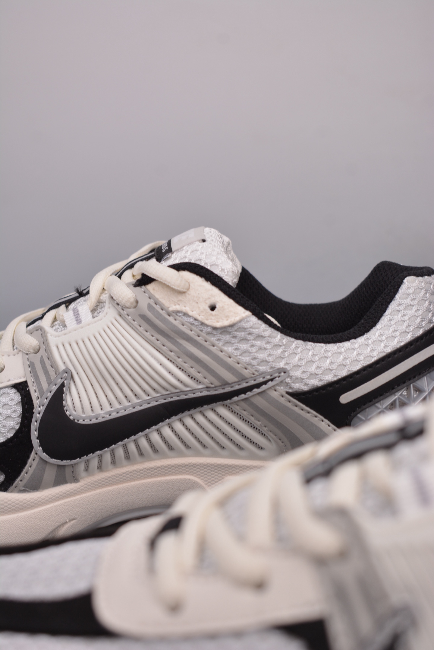 Nike Zoom Vomero 5 Panda White Black HQ1182-001